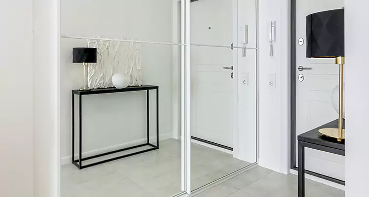 Mirrored Bifold Closet Doors Repair in Kendale Lakes, FL