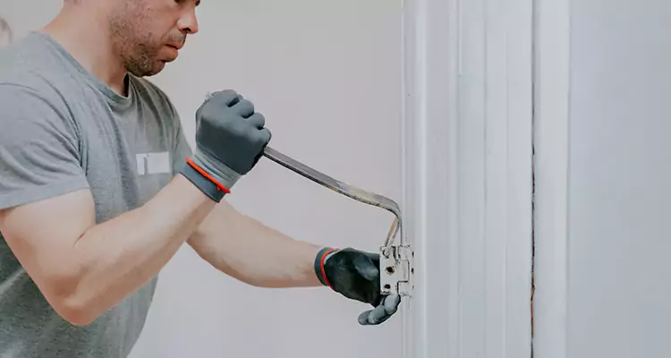 Cracked Door Jamb Repair in Kendale Lakes, FL