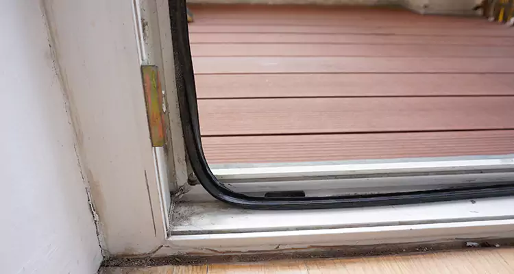 Why Choose Us for Leaking Sliding Glass Door Repair in Kendale Lakes, FL?