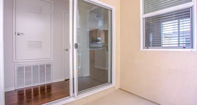 Sliding Screen Door Track Repair in Kendale Lakes, FL