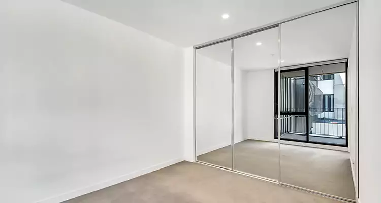 Why Homeowners Choose Us for Sliding Mirror Door Replacement in Kendale Lakes, FL