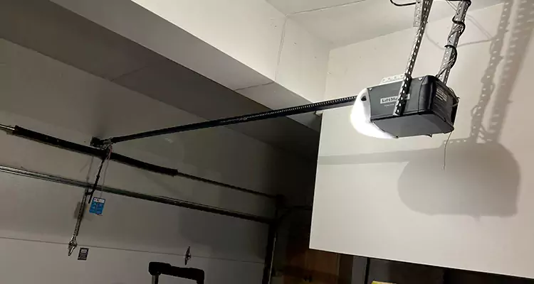 Linear Garage Door Opener Repair in Kendale Lakes, FL