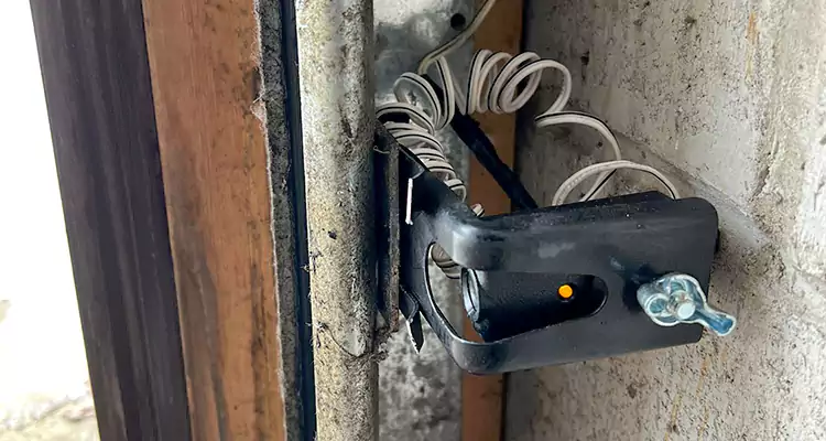 Fix Broken Garage Door Sensor in Kendale Lakes, FL