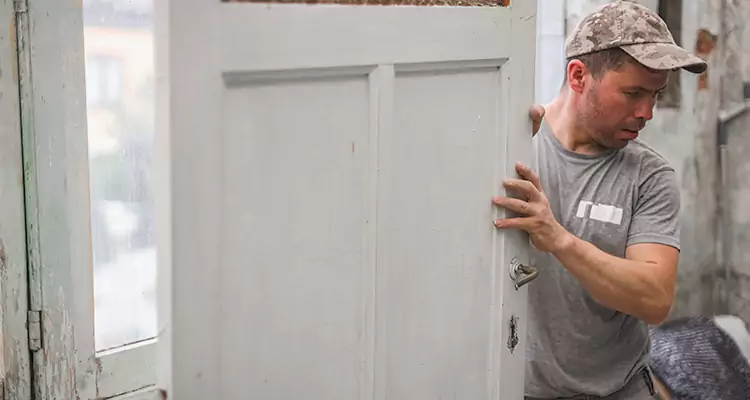 Home Front Door Replacement in Kendale Lakes, FL