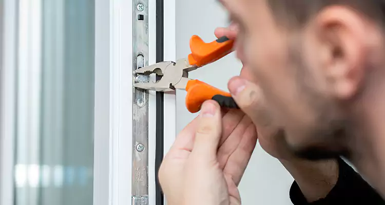 Patio Door Latch Repair in Kendale Lakes, FL