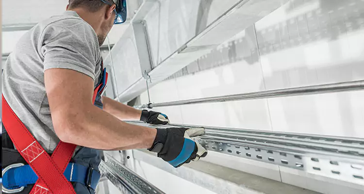 Glass Balcony Railing Replacement in Kendale Lakes, FL