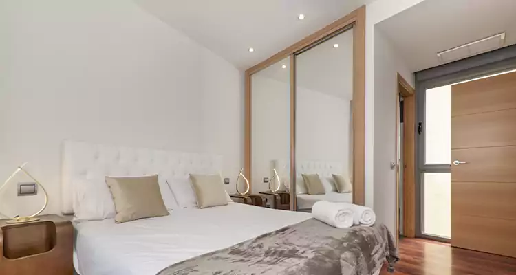 Sliding Wardrobe Door Mirror Replacement in Kendale Lakes, FL